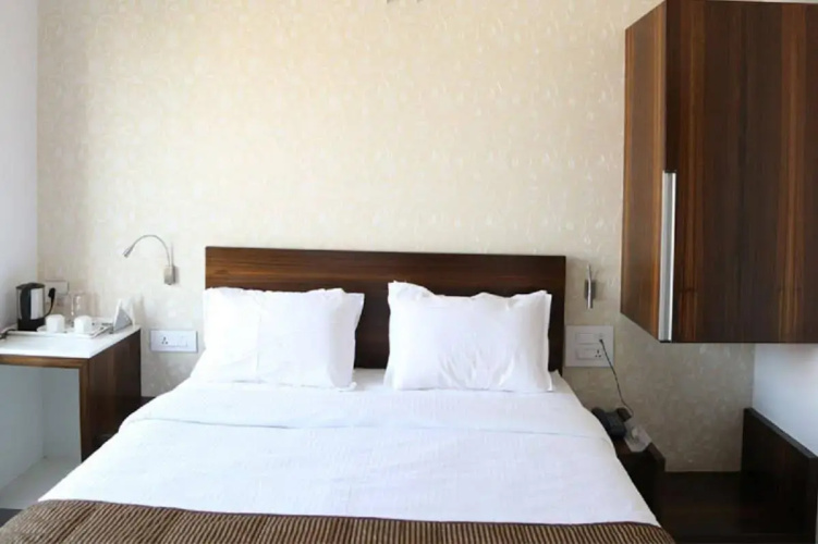 Hotel Sri Sri Executive Lodging
