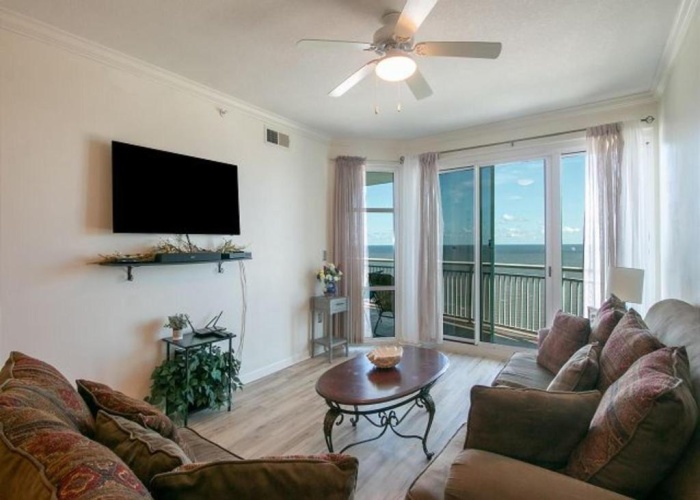 3 Bedrooms Apartment