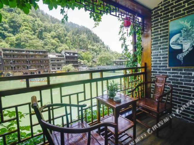 Shuangmeng Jiangjing Inn