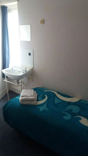 Crompton Hotel