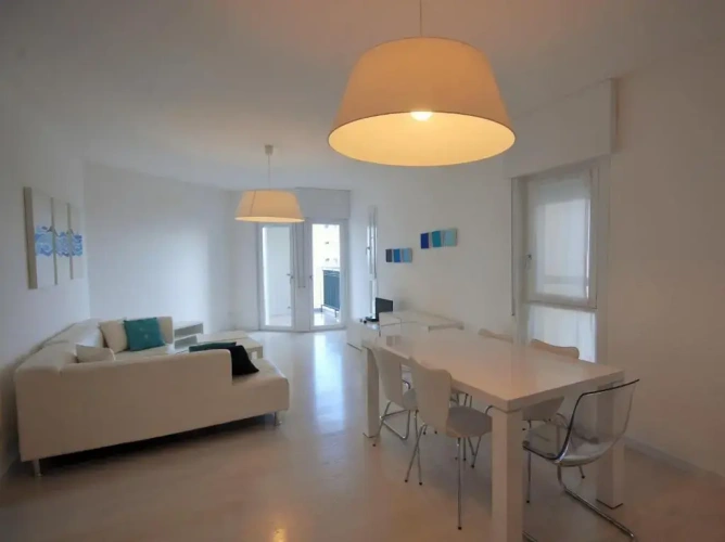3 Bedrooms Apartment