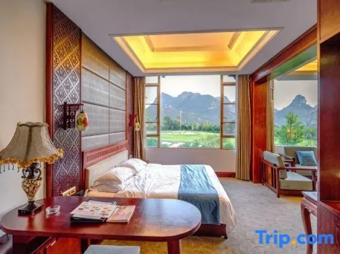 1 Bedroom Suite with view