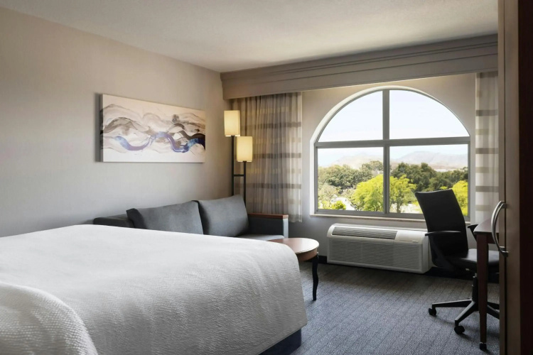 Courtyard by Marriott Ventura Simi Valley