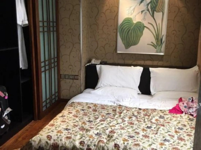 Mandan Hotel (Kunming Dongfeng Square Subway Station)