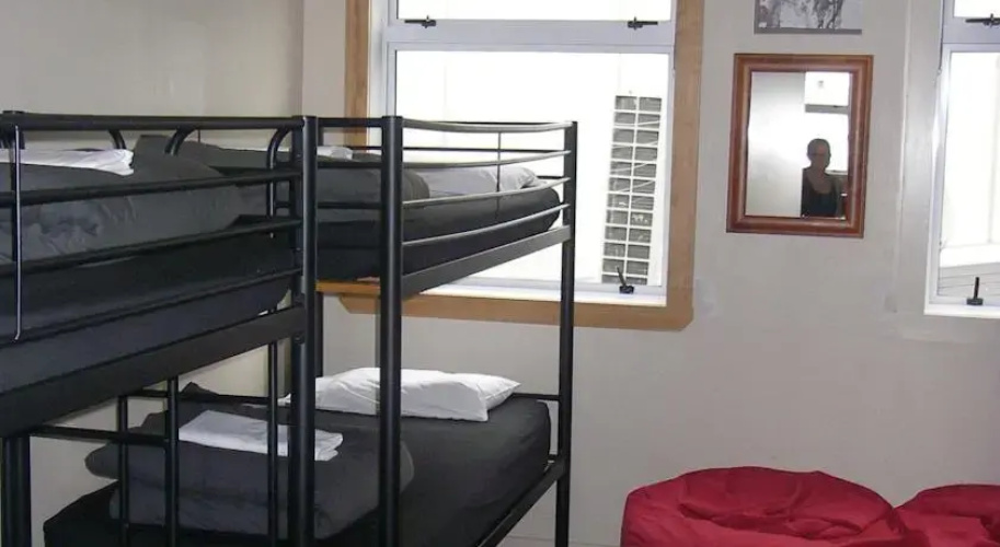 Blarneys Rock Backpackers