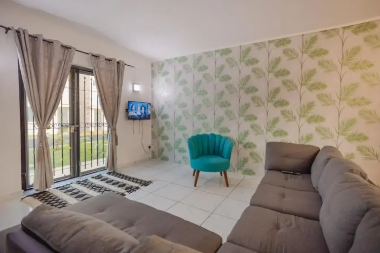 Lovely 2-bedroom duplex with pool