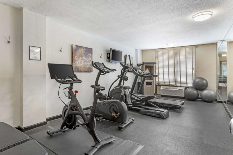 Best Western Plus Grosvenor Airport Hotel photo 24