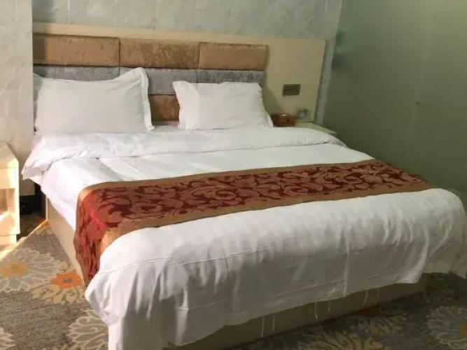 Chaoping Xinyue Hotel