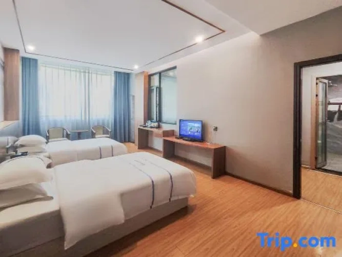 Superior Triple Suite