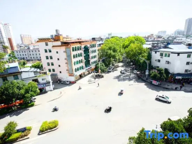Ruili Xinlong Hotel