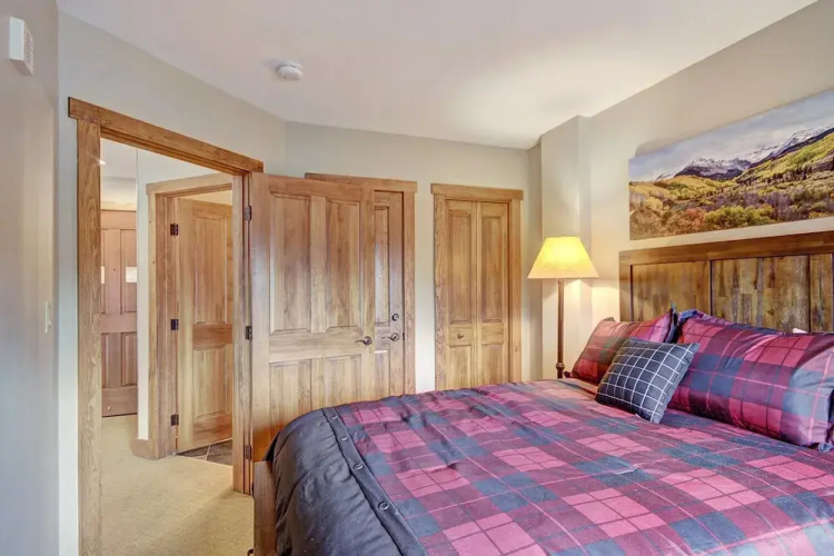 Red Hawk Lodge 2298