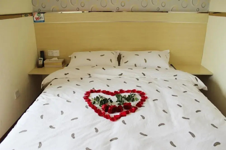 Longhua Zeyuan Hotel