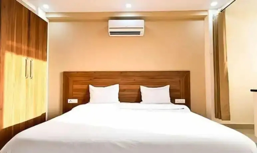 Hotel Holy House