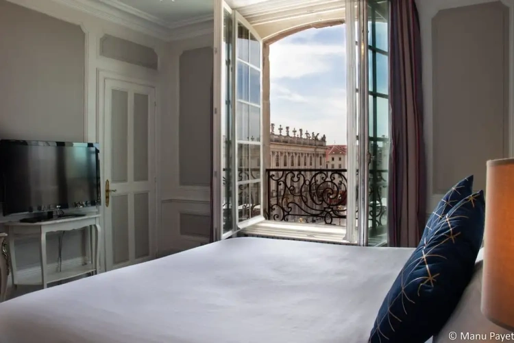 Royal room