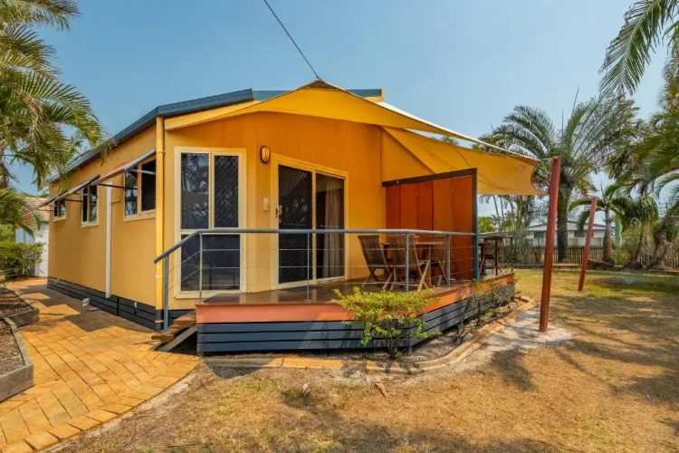 2 Bedrooms Villa