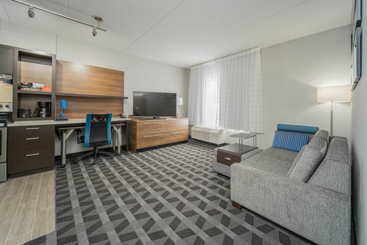1 Bedroom Double Suite with partial view
