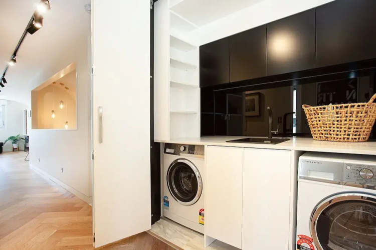 Perfect Located 2-bed With Spacious Balcony & BBQ