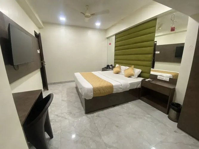 Hotel B Town