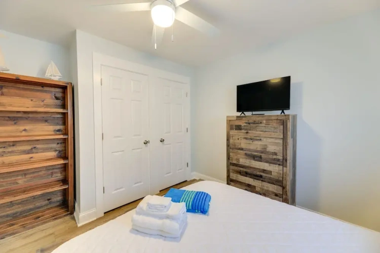 4 Bedrooms Cottage