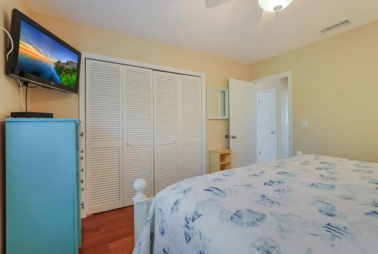 Island Hideaway East - 308B 67th