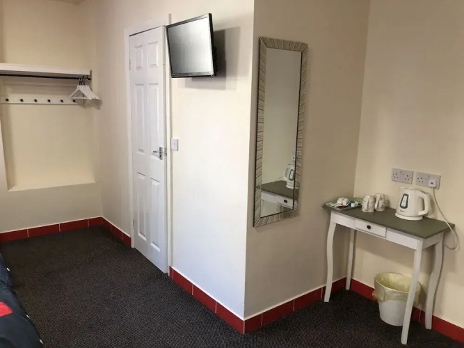 Red Roomz Hotel