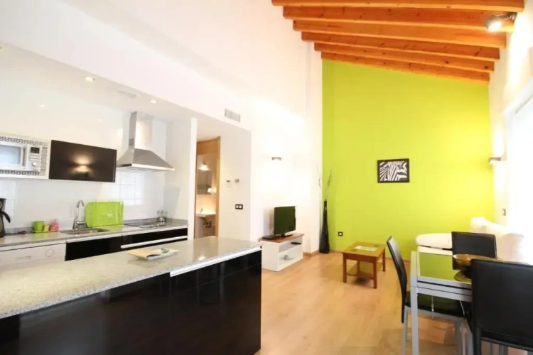 2 Bedrooms Apartment