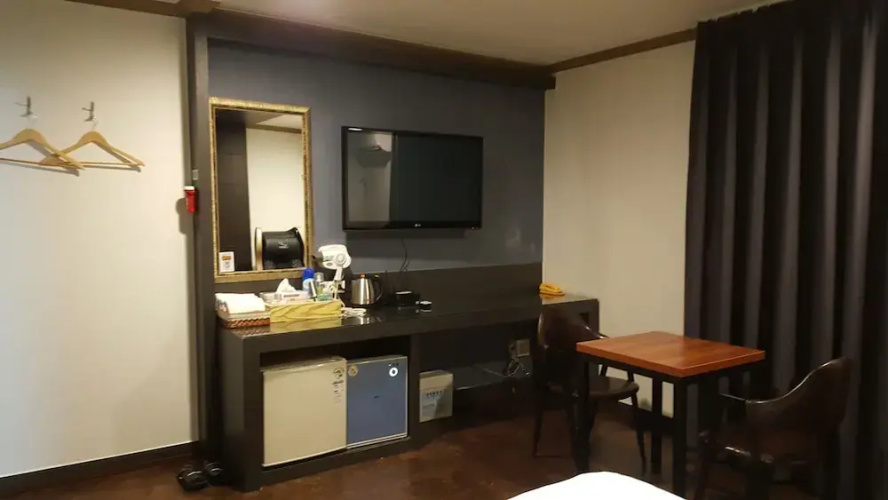 Hera Motel