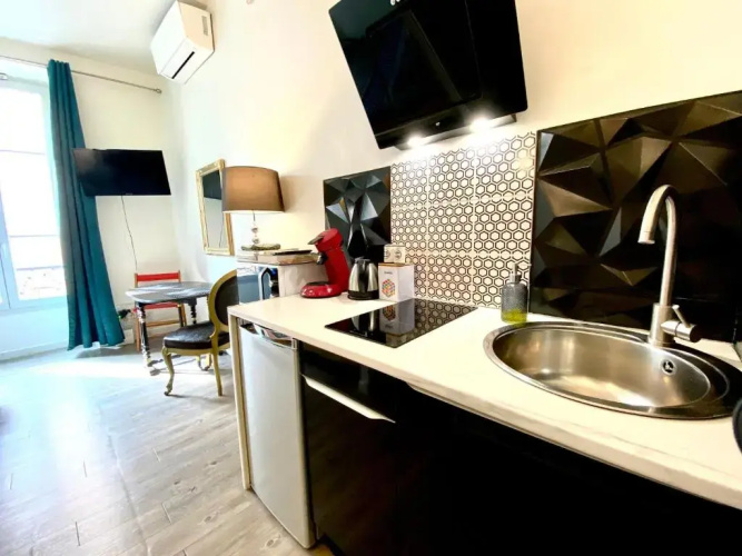 Apartment Center-2 Steps From SEA-Kitchen-Wifi-Air conditioning