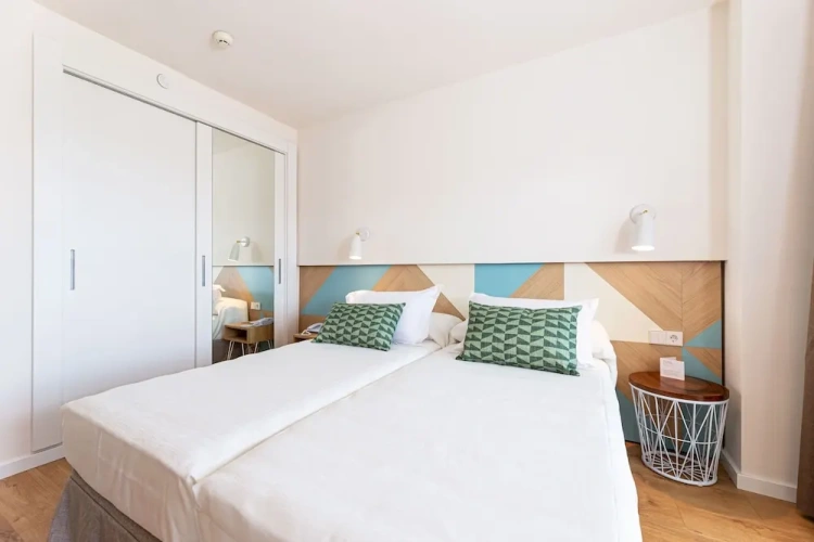 Single Suite with balcony