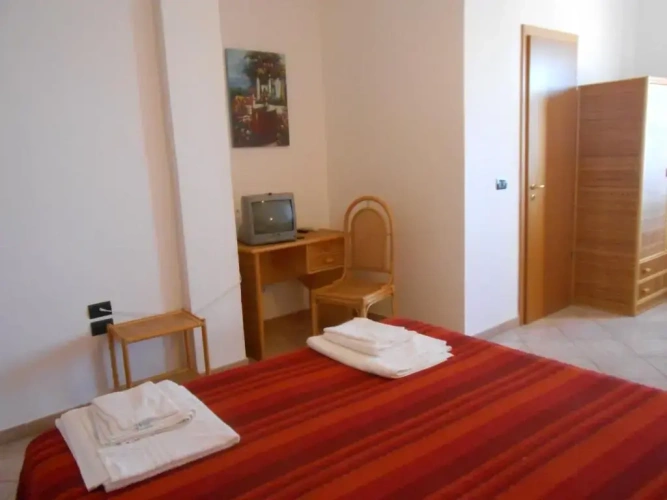 Standard Triple room with sea view