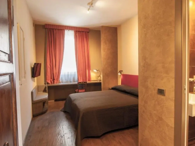 Standard Double room with view