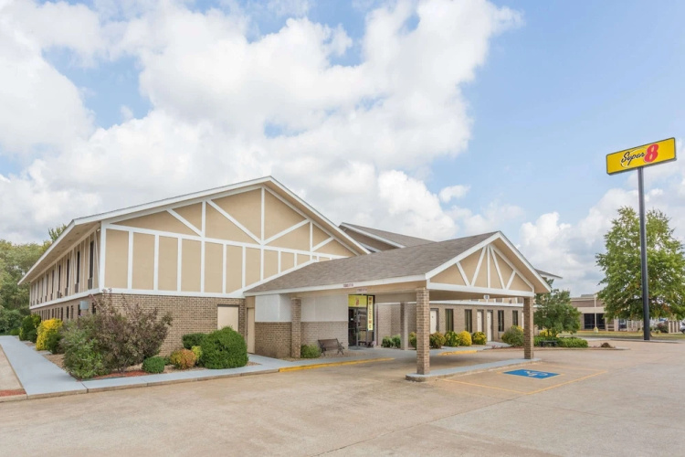 Super 8 Bentonville