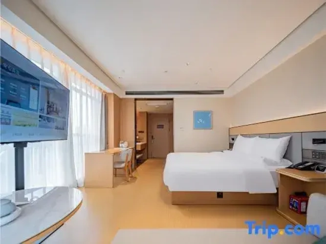 Standard Double room with city view