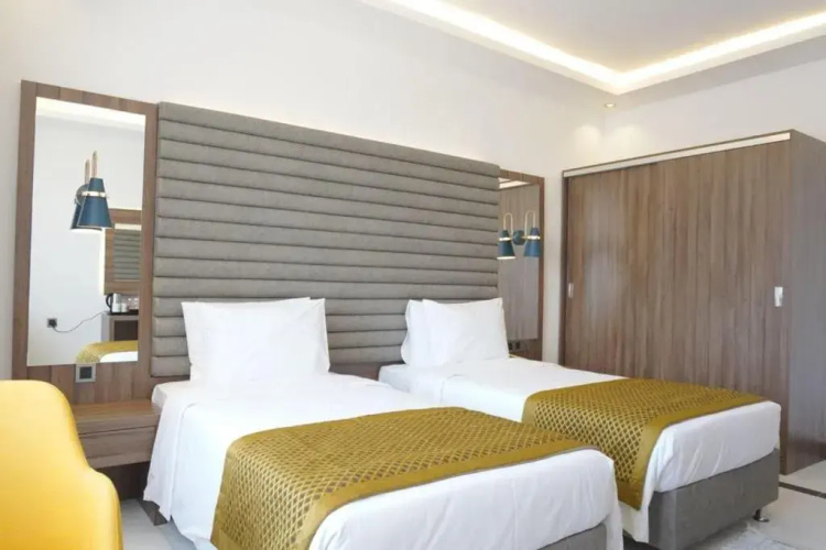 Noor Land Hotel