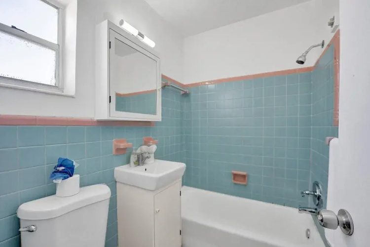Desoto 2 Bedrooms Second Floor
