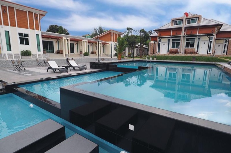 2 Bedrooms Villa