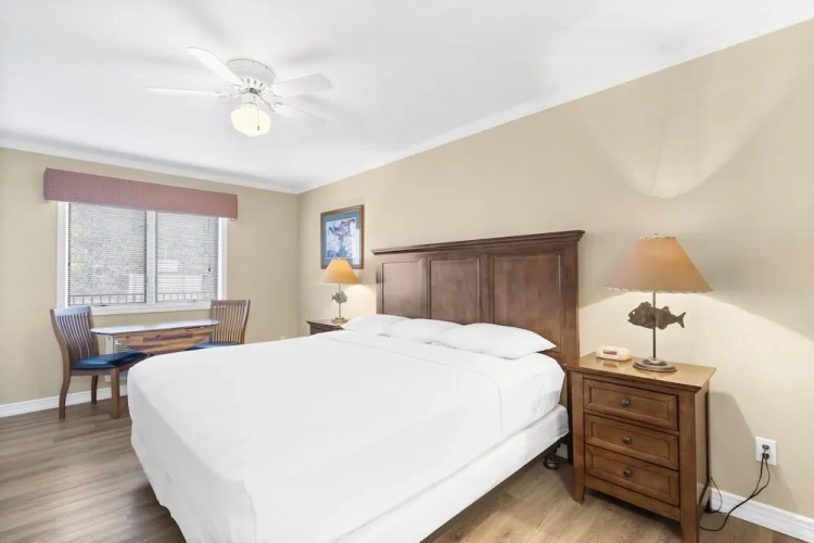2 Bedrooms Deluxe room with lake view