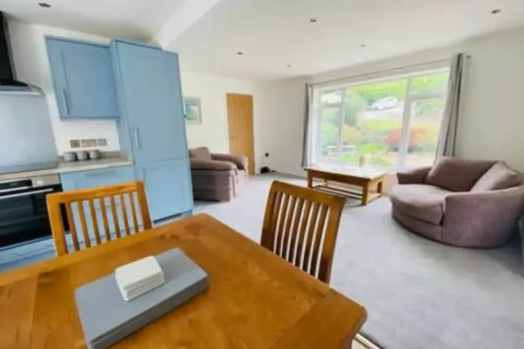 Mousehole Two-bed Bungalow With Parking