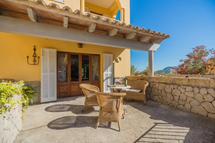 4 Bedrooms Villa