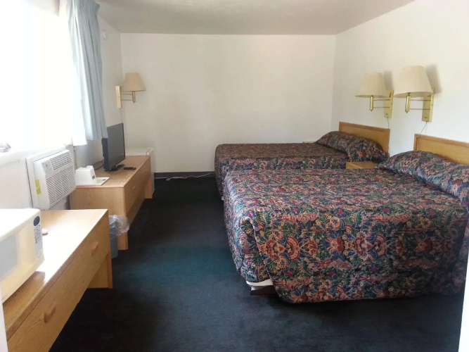 The Crow Peak Lodge