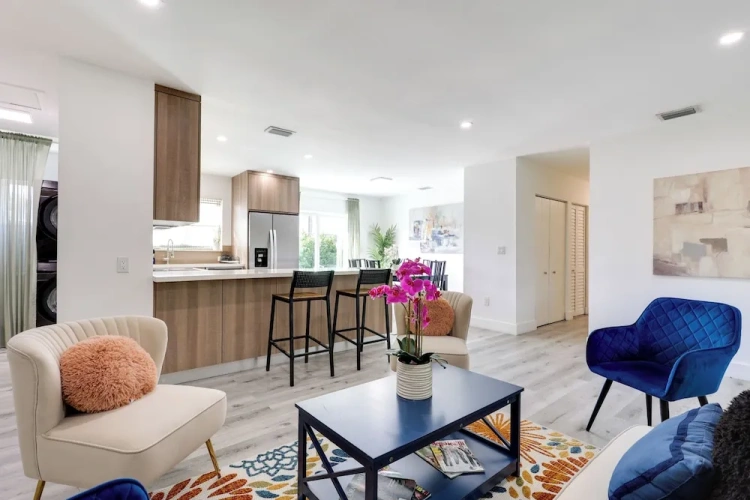 5 Bedrooms Cottage