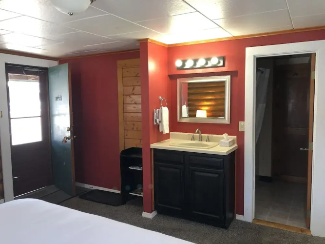 Sportsmans Lodge