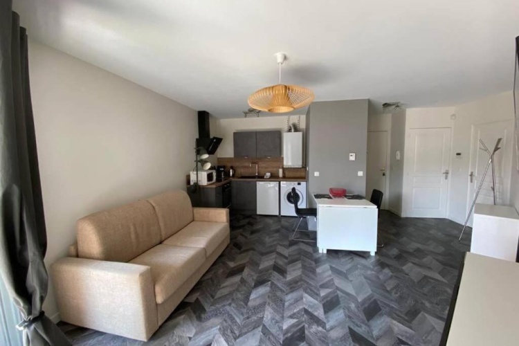 2 Bedrooms Apartment
