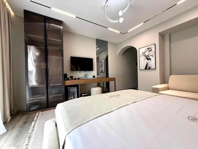 Noam Luxury Hotel