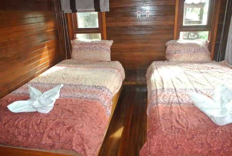 Ruenthong Resort Surat Thani