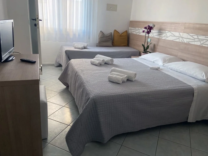 Economy Triple room