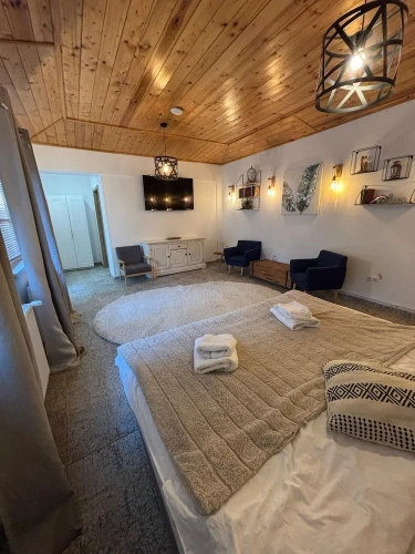 Deluxe Quadruple room with courtyard view