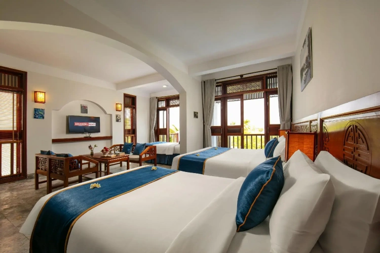 Standard Triple room with balcony