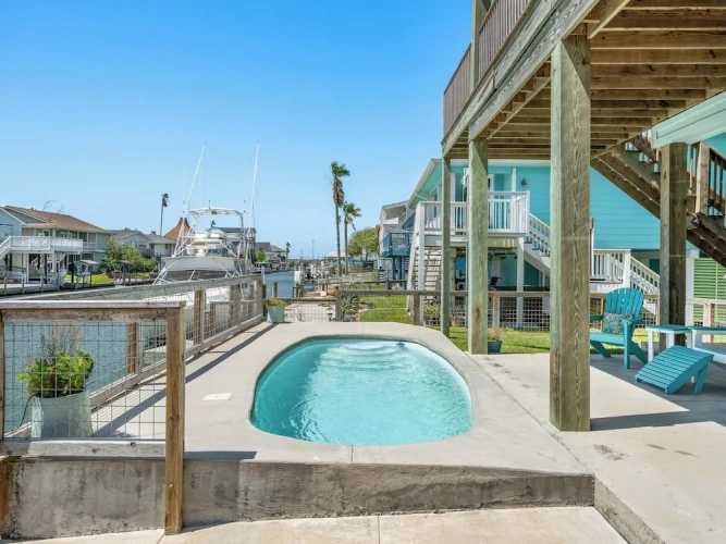 4 Bedrooms Cottage with balcony