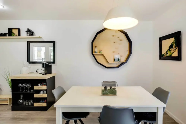 Serene Dallas Condo w/ Pool - Walkable Location!